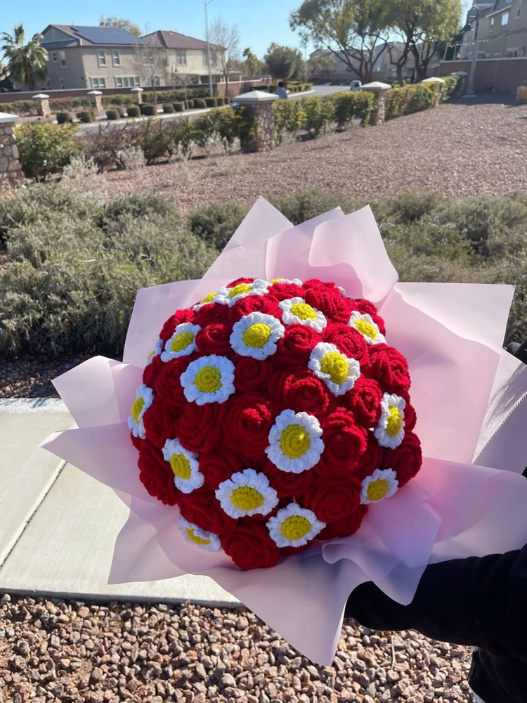Crochet Rose & Daisy Bouquet